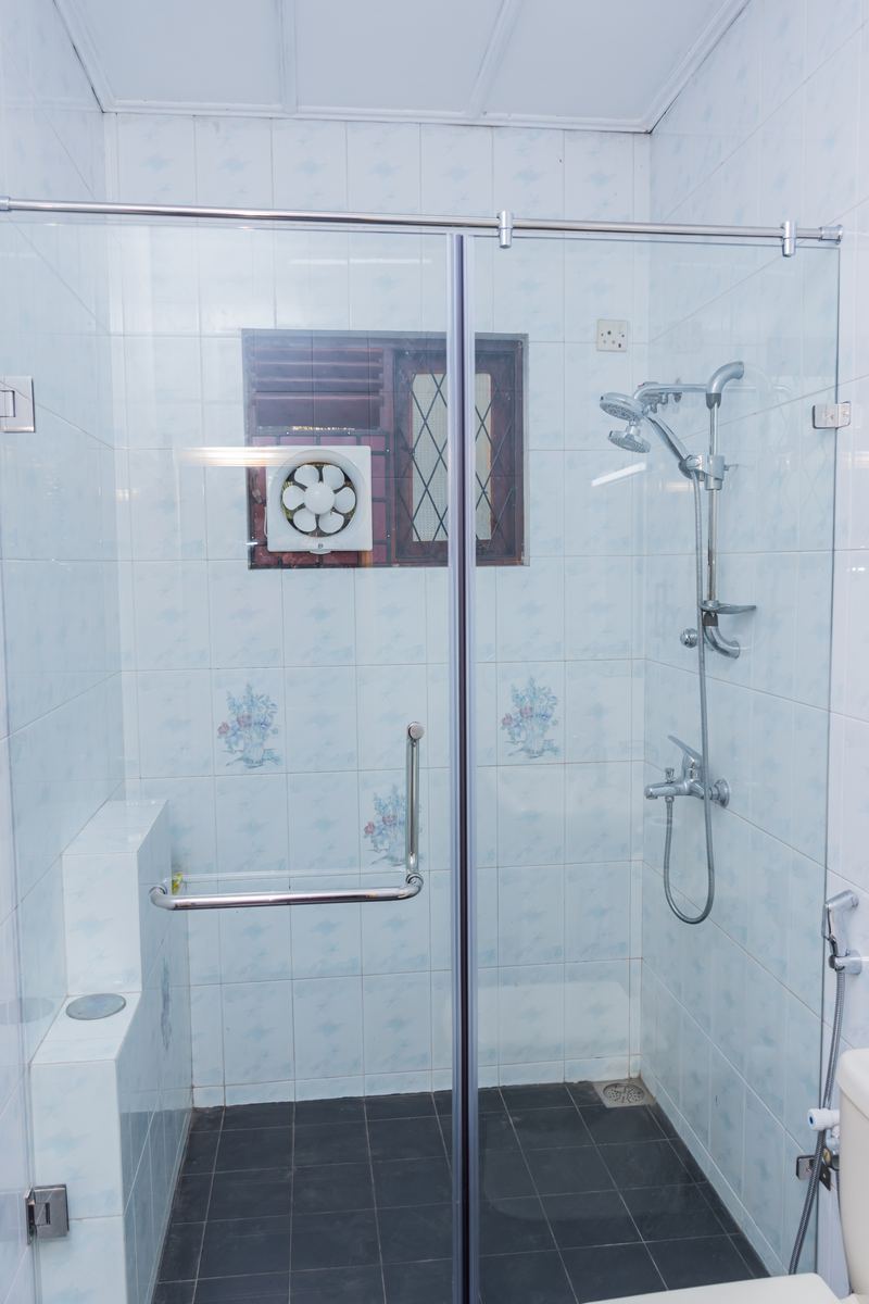 Upper floor bathroom