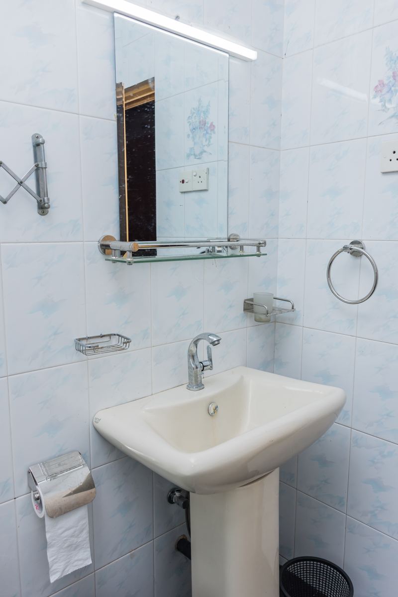 Upper floor bathroom