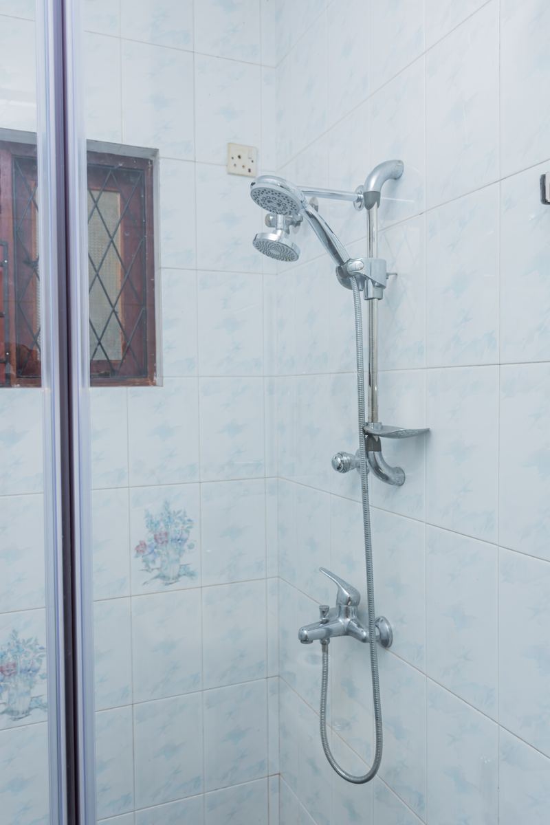 Upper floor bathroom