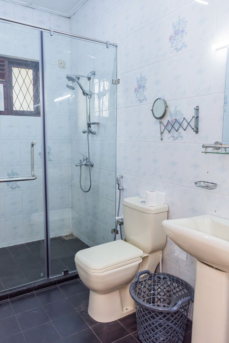 Upper floor bathroom