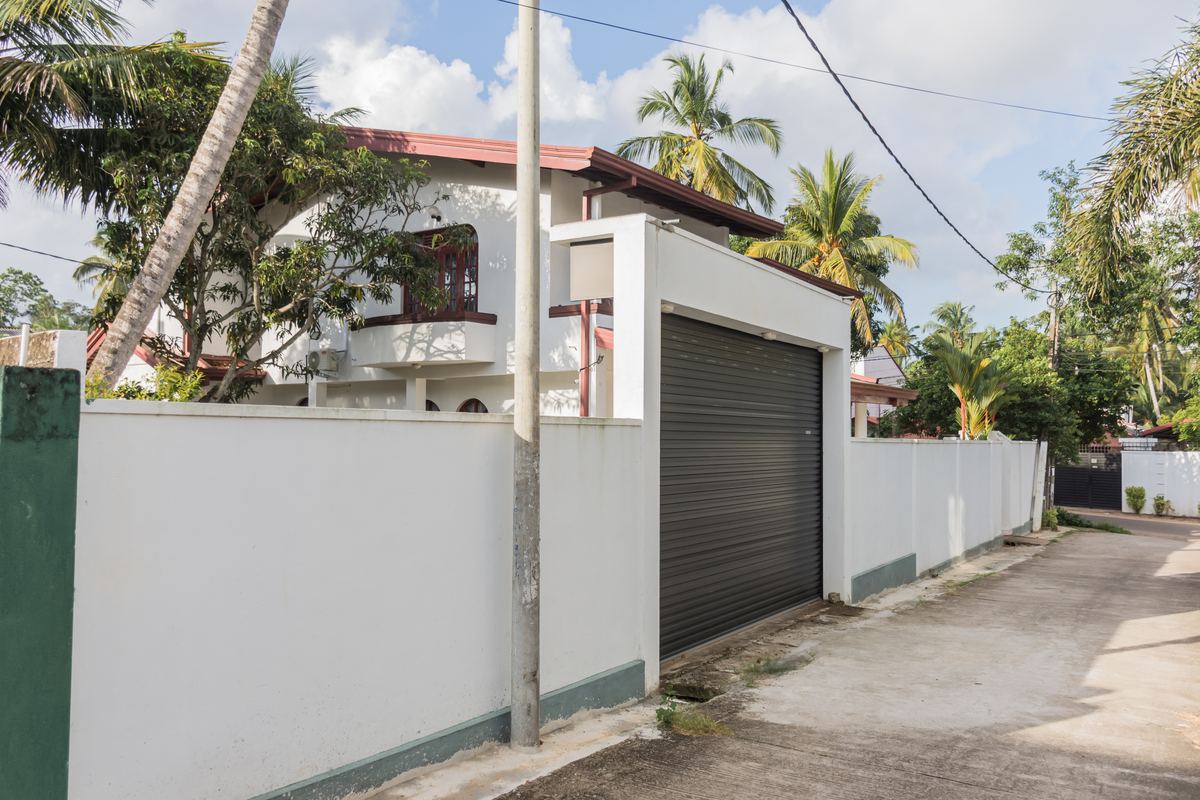 Exterior view of Ja-Ela Serenity Villa